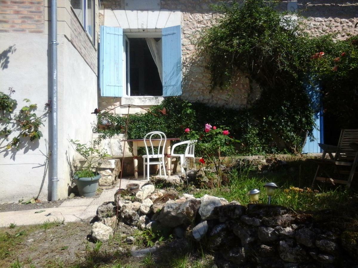 Apartamento La Maison Bleue Brantôme Exterior foto