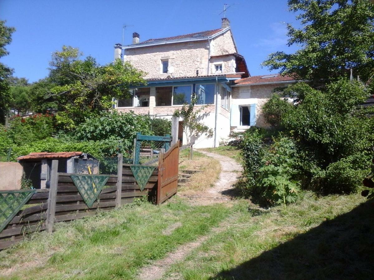 Apartamento La Maison Bleue Brantôme Exterior foto